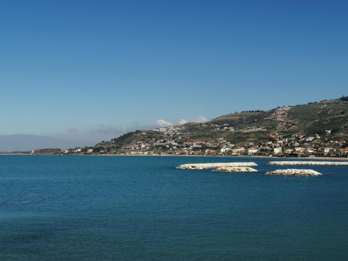 Panoramic Apartments In Villa In Center "The Beach And The Cliff" 1 Agropoli Luaran gambar